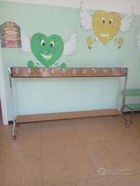 Appendiabiti vintage su ruote