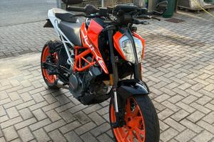 KTM Duke 390 2019 Arancione con scarico FF Fresco