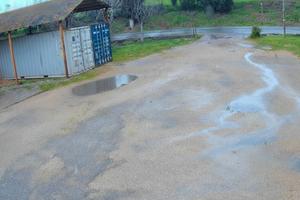 Capannone con 2container navali ampio pazio