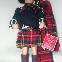 Bambola Peggy Nisbet " costume tradizionale scozze