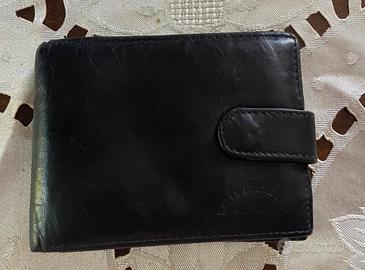 Portafoglio nero in vera pelle