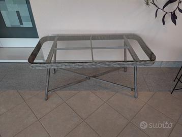 Tavolino da esterno in ferro e vetro