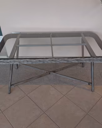 Tavolino da esterno in ferro e vetro