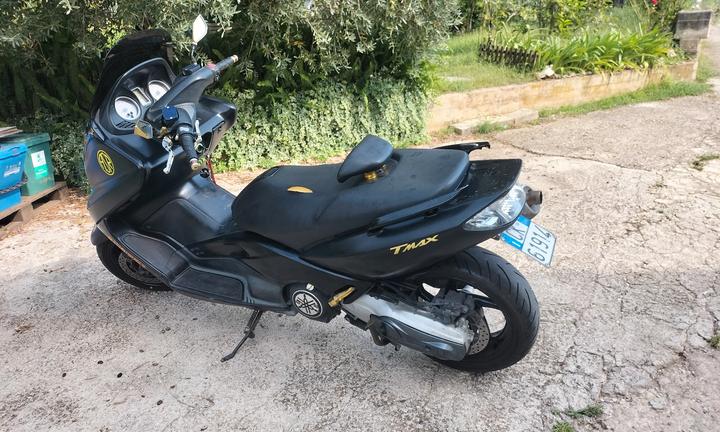 Yamaha T Max - 2005