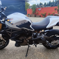 Ducati Monster 1200s