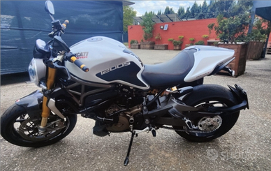 Ducati Monster 1200s