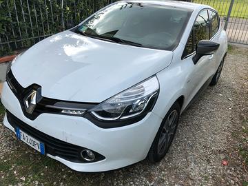 Renault Clio IV Costume National