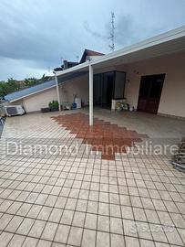 Casa semindipendente con garage ad Acireale