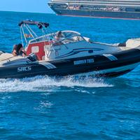 Sacs 33 Revenge con motori fuoribordo