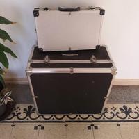 15€Vedo queste due valigie insieme.