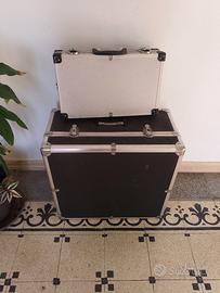 15€Vedo queste due valigie insieme.