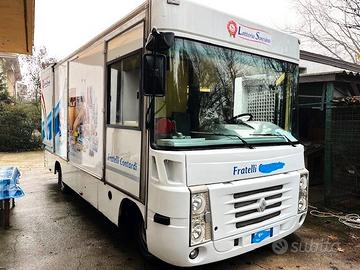 Furgone formaggi salumi e STREET FOOD