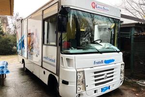 Furgone formaggi salumi e STREET FOOD