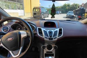 Auto Ford fiesta