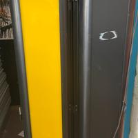 Vetrina in alluminio con portellone vetro
