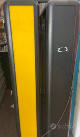 Vetrina in alluminio con portellone vetro