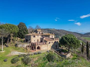 Splendida proprietà con 17 ettari di terreno