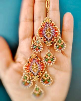 Orecchini chandelier cuciti a mano 