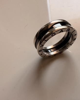 Anello Bulgari in argento e ceramica nera