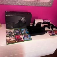Xbox One x  1 TB più giochi e controller 
