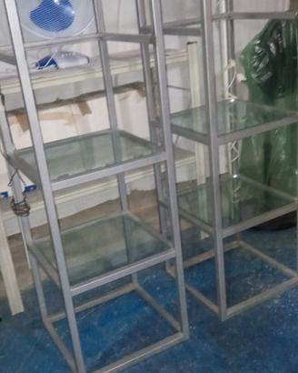 Coppia Scaffali in acciaio e ripiani in vetro