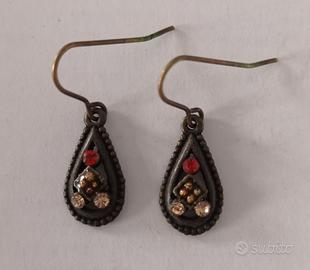 Orecchini a goccia marroni