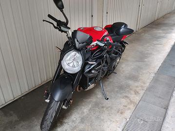i MV AGUSTA BRUTALE 800 R