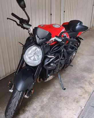 i MV AGUSTA BRUTALE 800 R