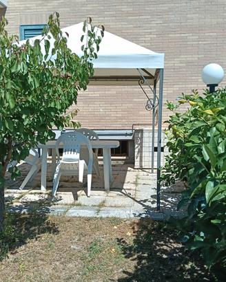 Vacanze davanti al mare con giardino