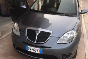 Lancia Ypsilon - Argento