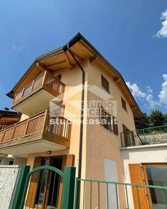 Villetta a schiera di 250 m² con più di 5 locali e