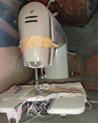 Macchina da cucire vintage