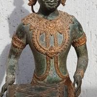 Statua antica di musicista Thai Teppanom in bronzo