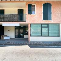 NEGOZIO A VALLIO TERME