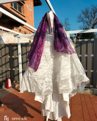 vestiti da cerimonia e maschere per carnevale