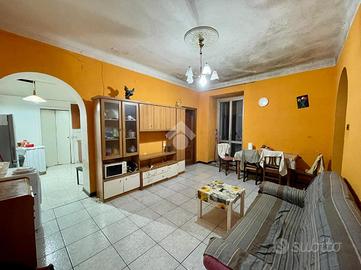 4 LOCALI A GENOVA