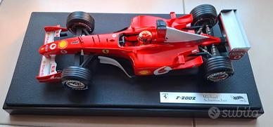 HOT WHEELS RACING SCALA 1/18 Ferrari F-2002 Sch