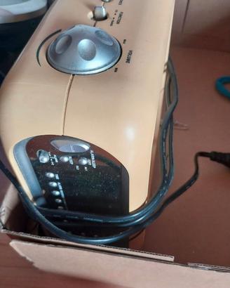 Sveglia 220V con lettore CD