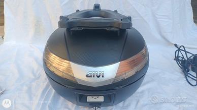 Bauletto rigido posteriore Givi 36L e staffa