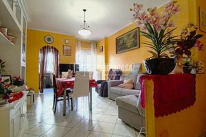 AMPIO APPARTAMENTO CON BOX AUTO A GAGLIANICO!