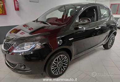 Lancia Ypsilon 1.0 Hybrid 70cv 5P Platino + C...