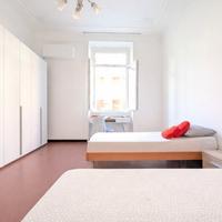 Posto letto in ampia camera doppia a Varese