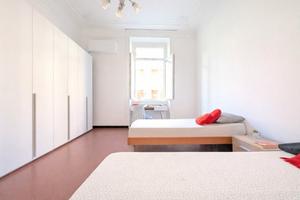 Posto letto in ampia camera doppia a Varese