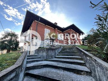 Villa Bifamiliare a Cerro Maggiore Via Cesare Becc