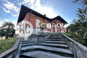 Villa Bifamiliare a Cerro Maggiore Via Cesare Becc