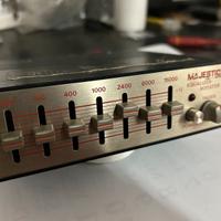 Amplificatore equalizzato per auto