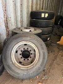 Gomme 235/75 r17.5