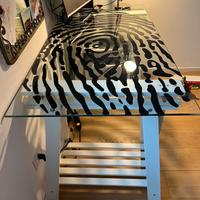 SCRIVANIA IN VETRO CON CAVALLETTI