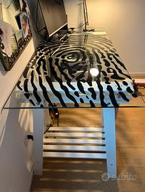 SCRIVANIA IN VETRO CON CAVALLETTI