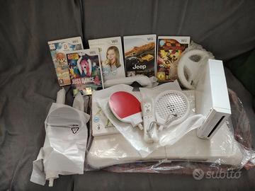 Wii completa di accessori e giochi